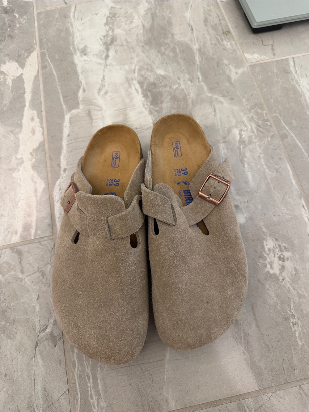 Birkenstock unisex Suede Clogs - Taupe Brown soft footbed size 39
